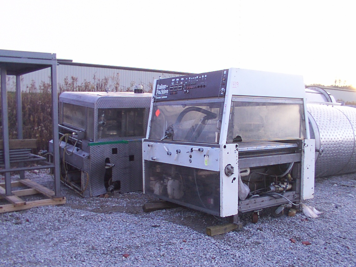 ER12635_001