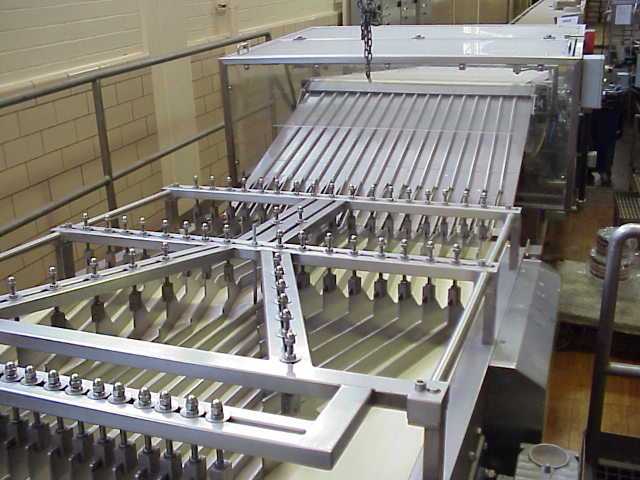PE12944_004