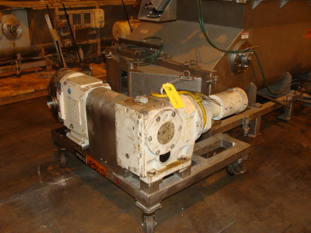 PM12886_002