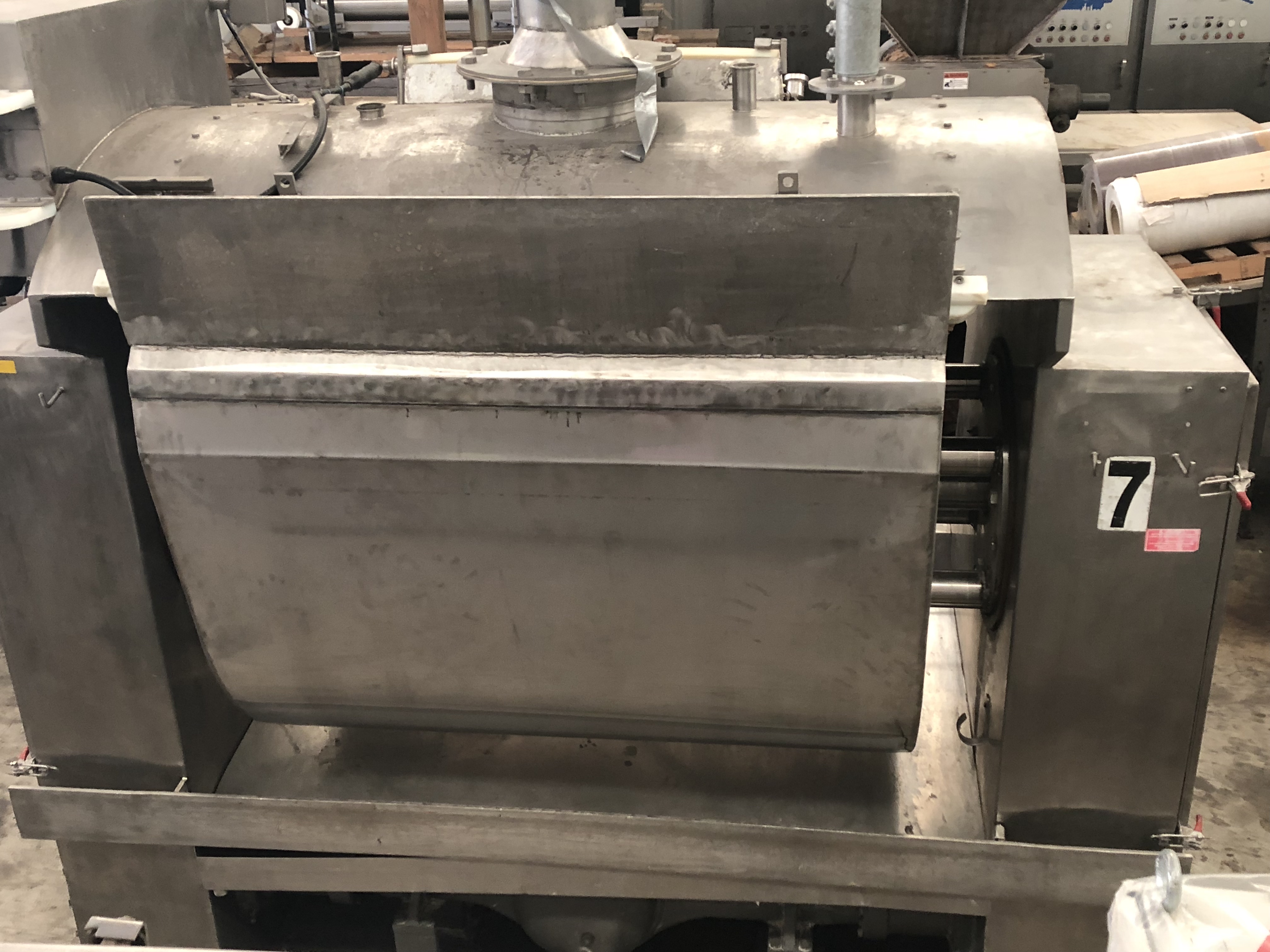 MX14349_005